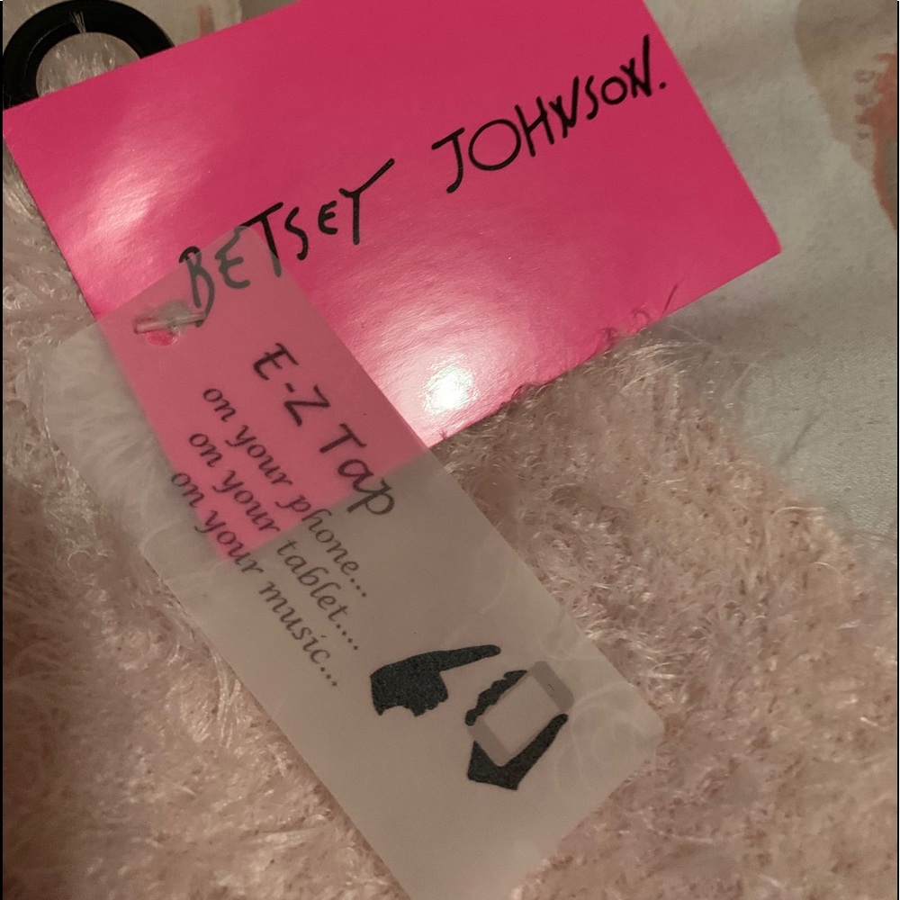 Betsey Johnson gloves
